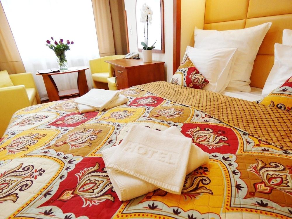 Aparthotel Adler Krakow Bagian luar foto