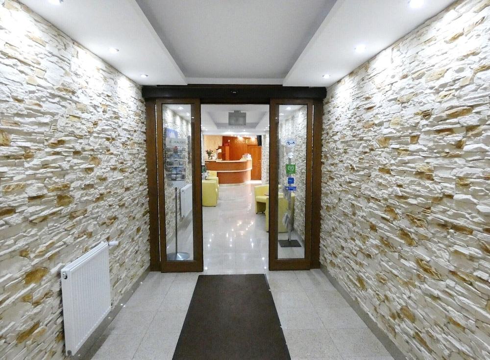 Aparthotel Adler Krakow Bagian luar foto
