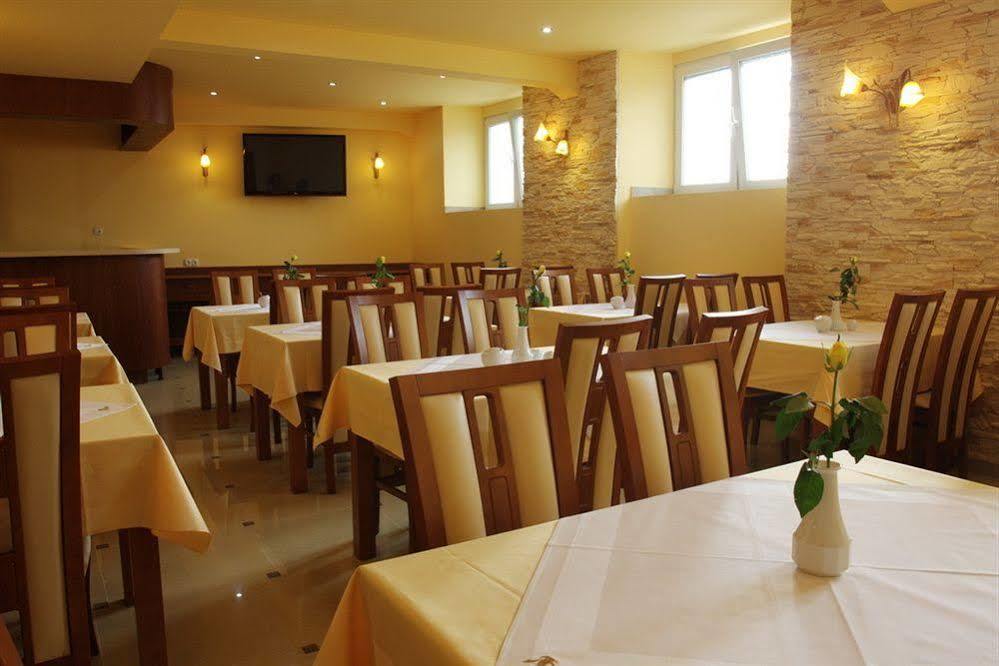Aparthotel Adler Krakow Bagian luar foto