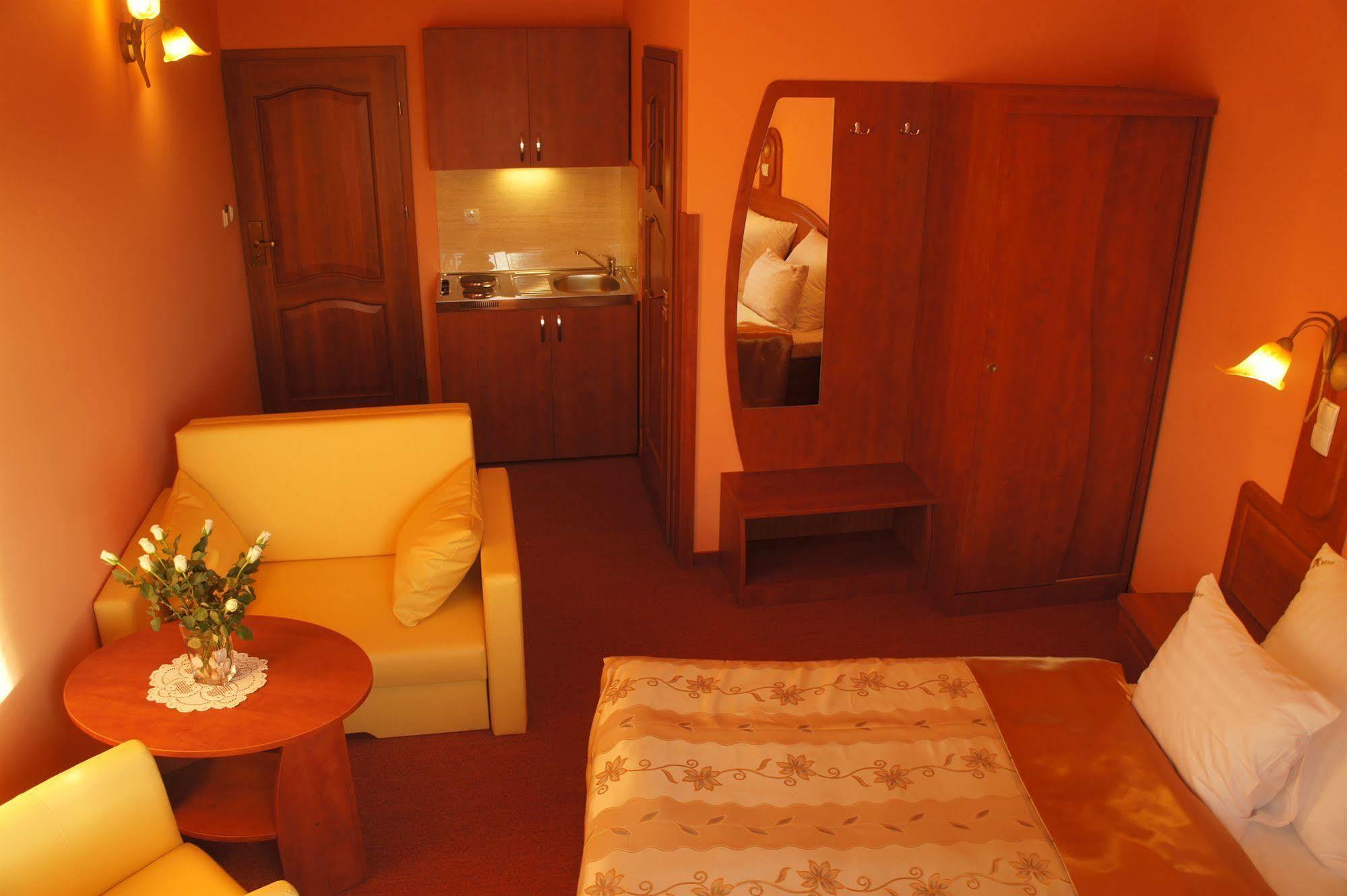 Aparthotel Adler Krakow Bagian luar foto