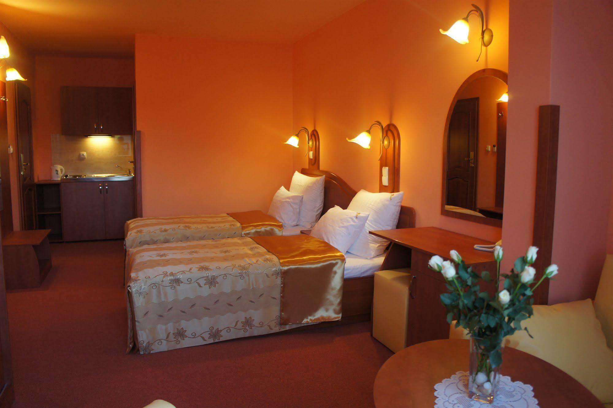 Aparthotel Adler Krakow Bagian luar foto