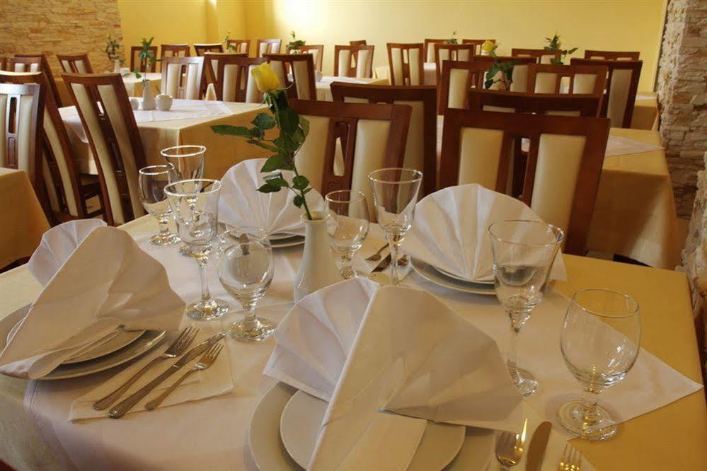 Aparthotel Adler Krakow Bagian luar foto